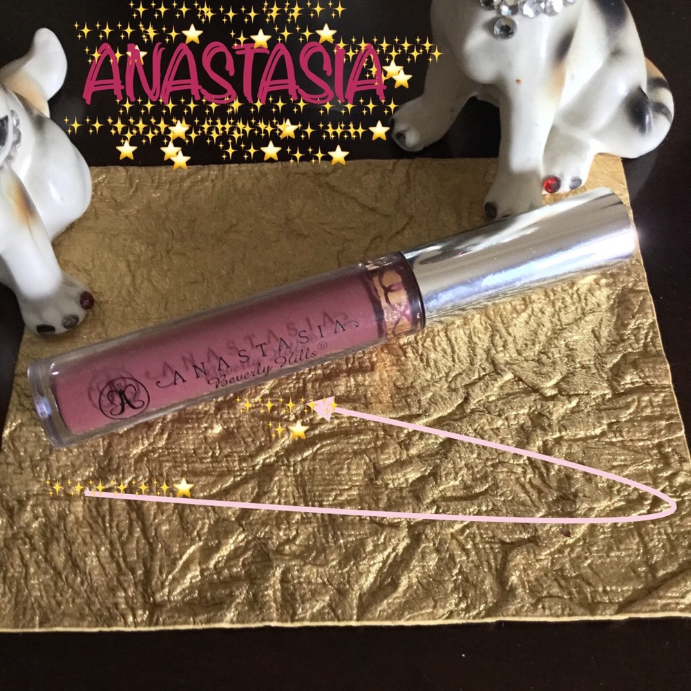 - 💋Anastasia Beverly Hills Lipstick